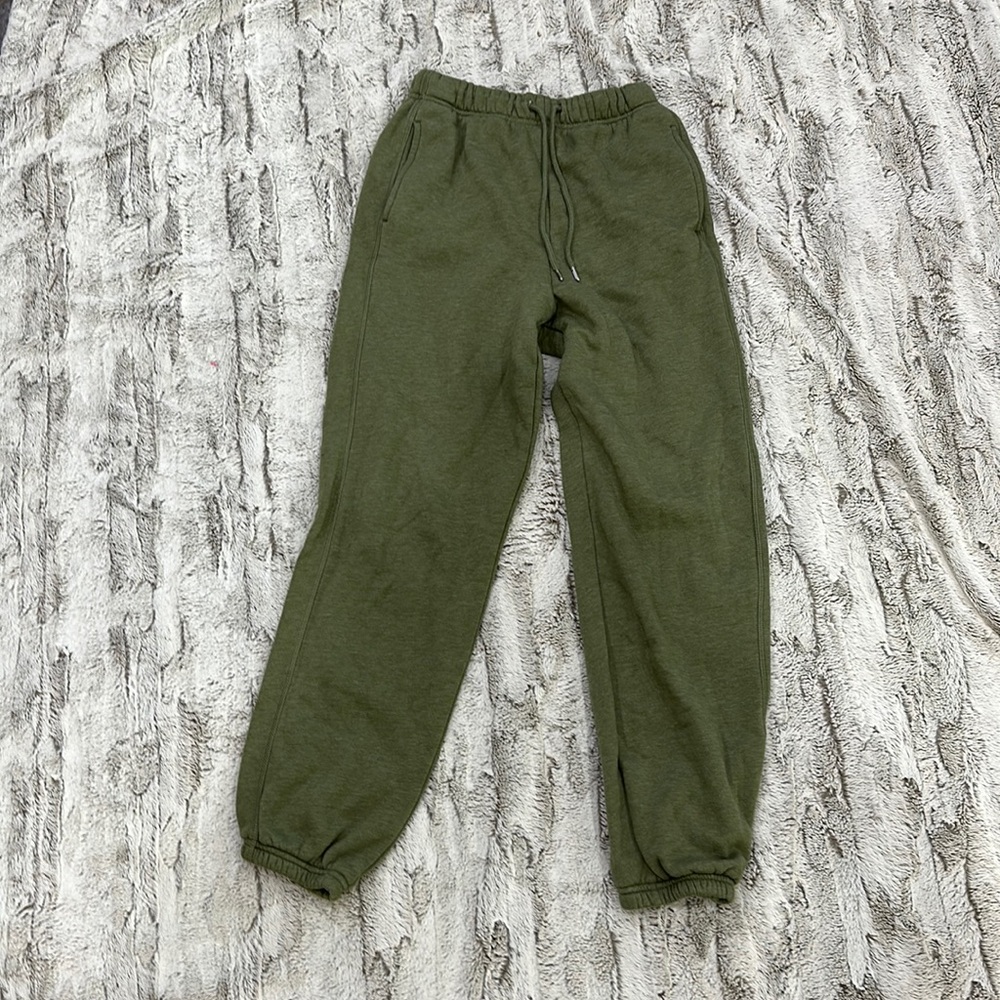 🍍3/$18 Old Navy Olive Green Jogger Sweat Pants XS